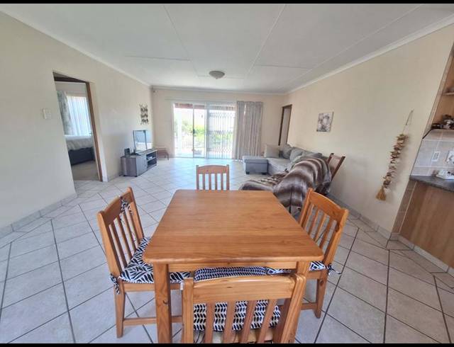 3 BEDROOM HOUSE FOR SALE IN FRAAIUITSIG